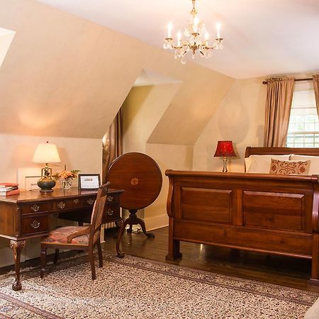 Hillbrook Inn & Spa (Adults Only) Чарлз-Таун Екстер'єр фото