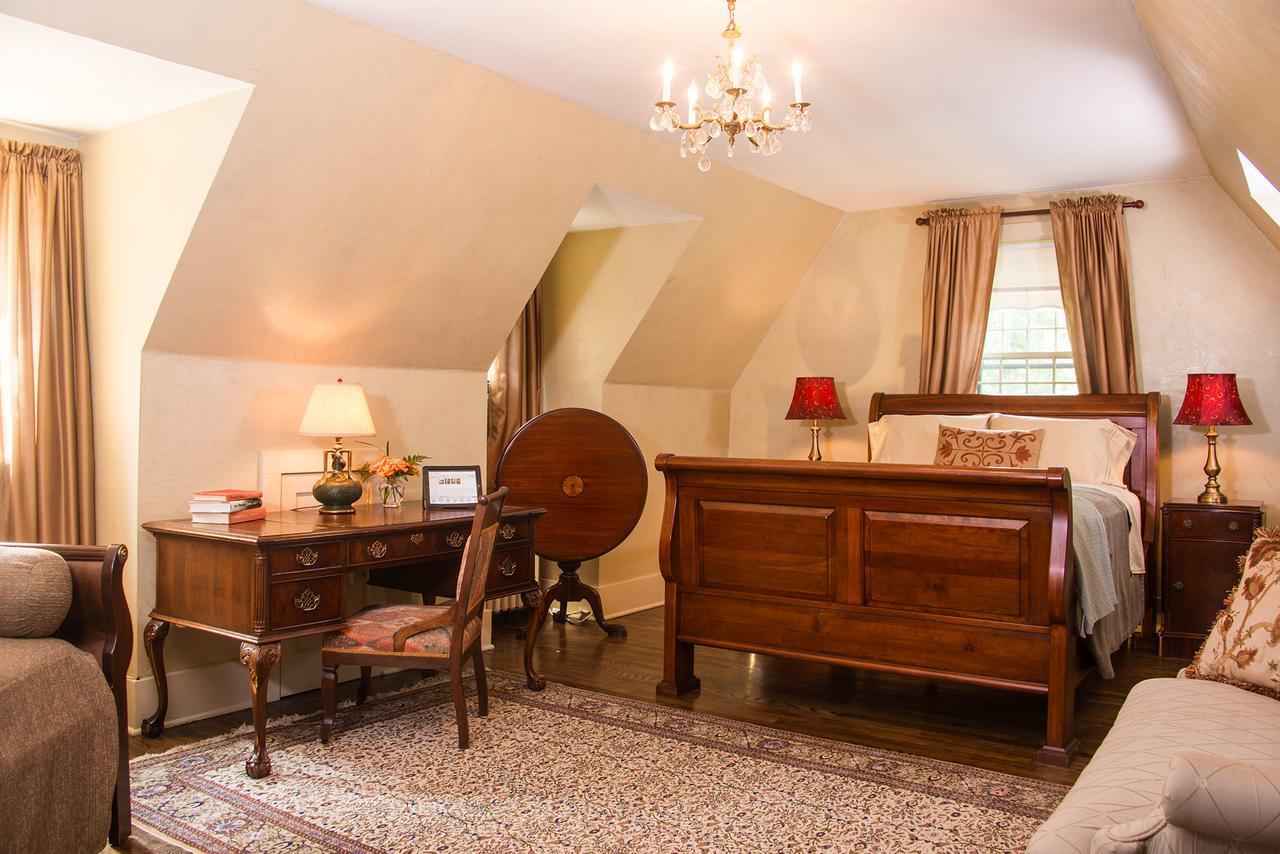 Hillbrook Inn & Spa (Adults Only) Чарлз-Таун Екстер'єр фото