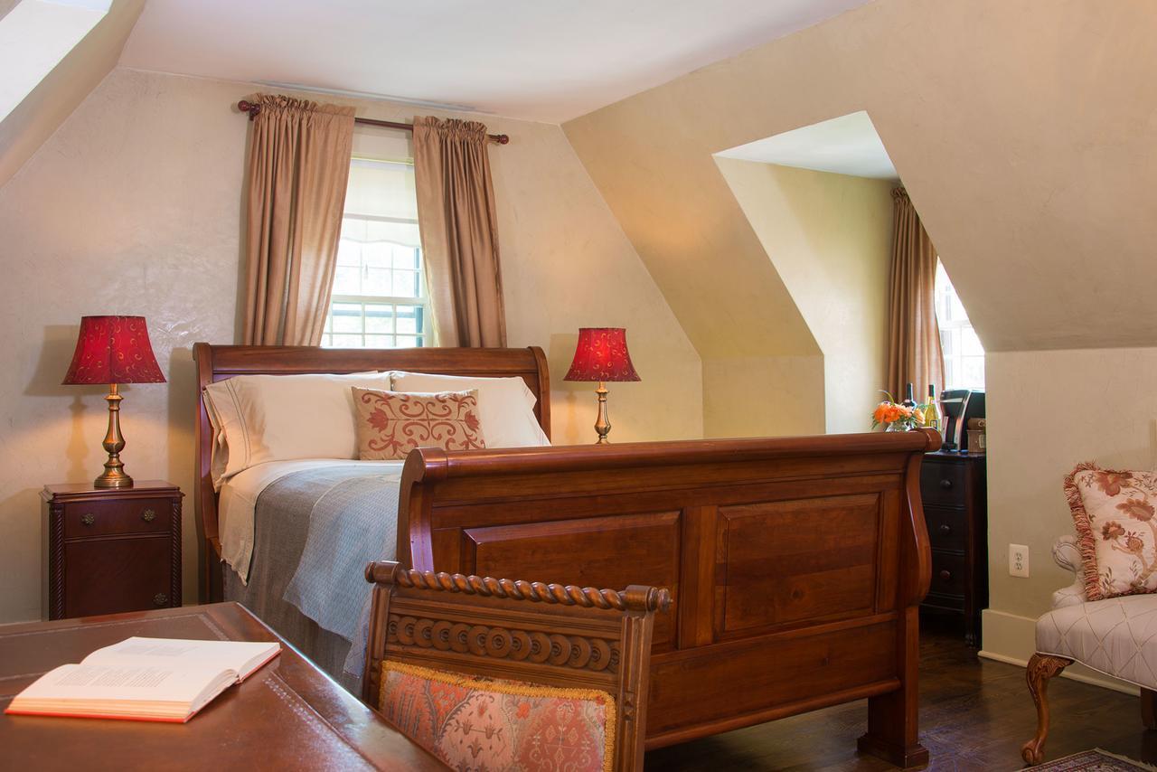 Hillbrook Inn & Spa (Adults Only) Чарлз-Таун Екстер'єр фото