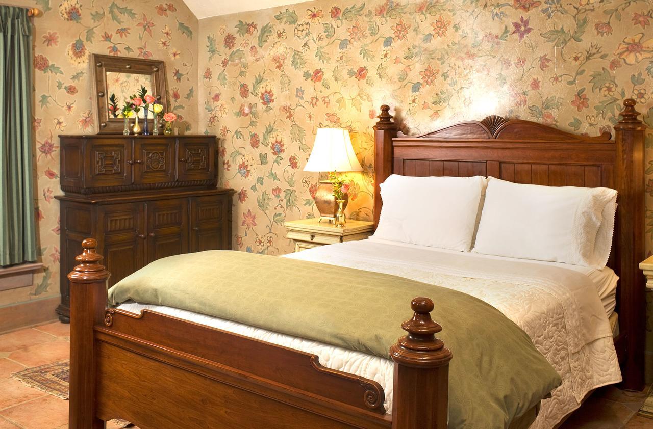 Hillbrook Inn & Spa (Adults Only) Чарлз-Таун Екстер'єр фото