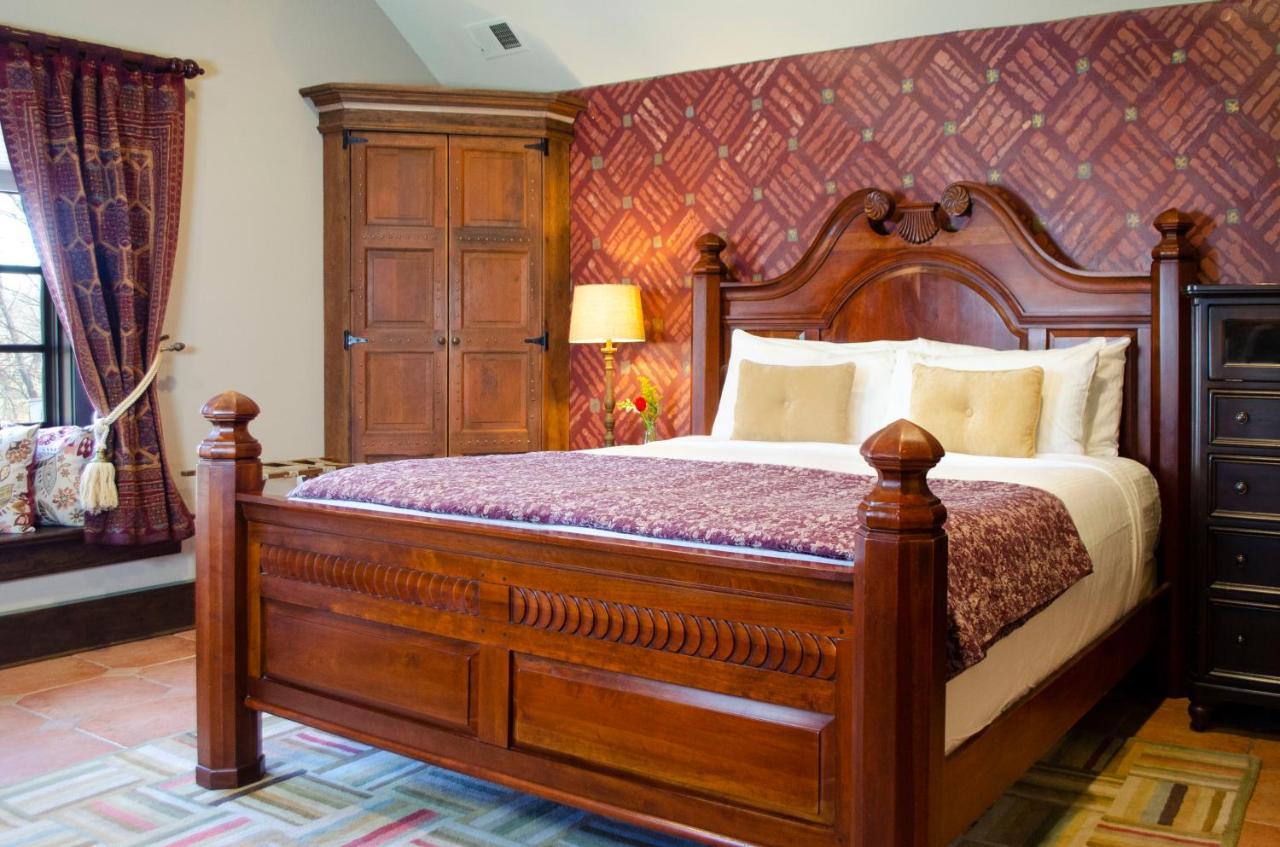 Hillbrook Inn & Spa (Adults Only) Чарлз-Таун Екстер'єр фото